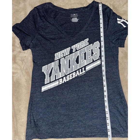 New York Yankees T Shirt Womens Size L Gray MLB Baseball Outdoor Casual Ladies - Picture 4 of 5